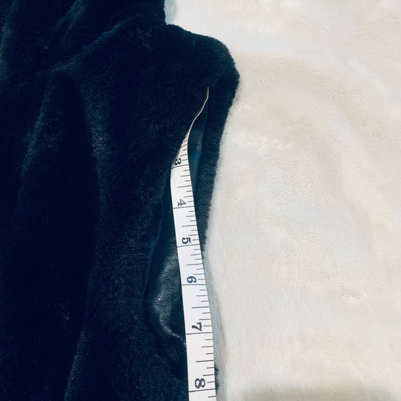 ONLY Faux Fur Hooded Waistcoat - Picture 10 of 10